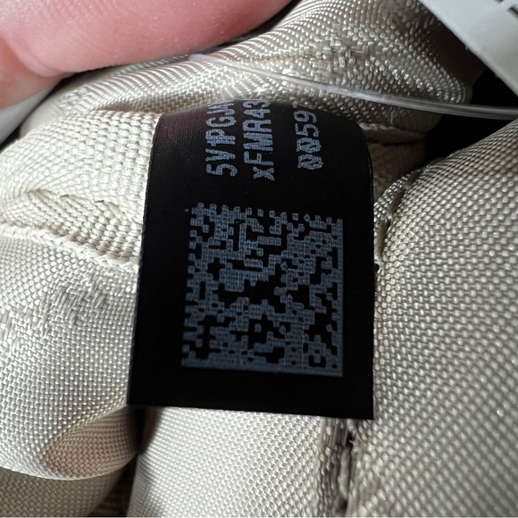 🔥 NWT Michael Kors Jet Set Charm Small Leather Crossbody Bag - LT Light Cream - Picture 11 of 16